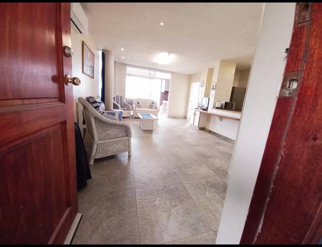 3 BEDROOM APARTMENT FOR SALE IN MARGATE BEACH